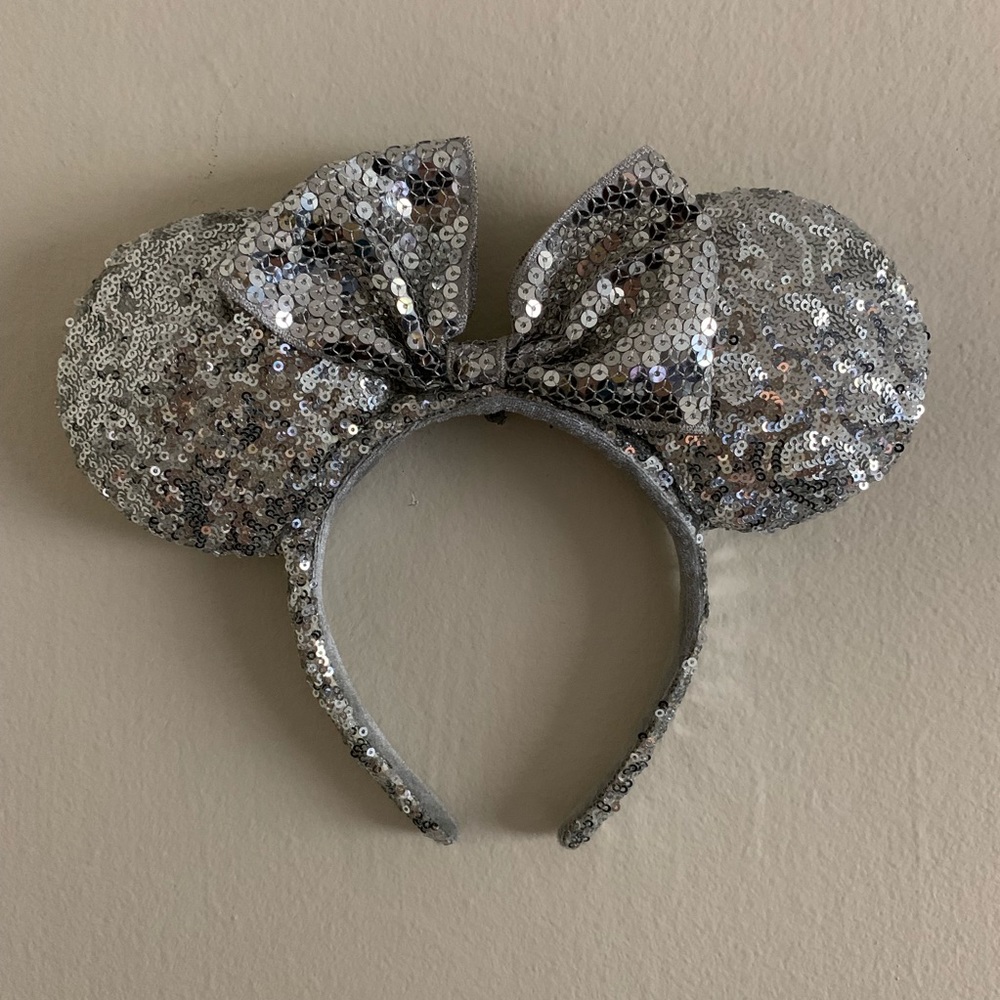 ✨SILVER SEQUINS DISNEY ears!! ✨
